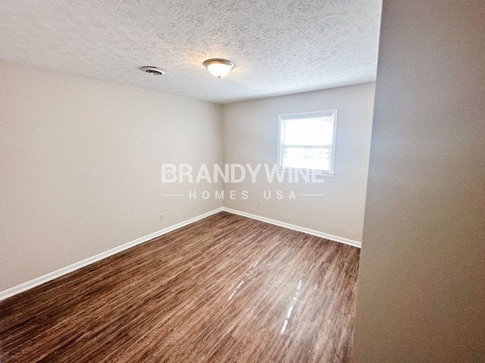 Building Photo - 2865 Spruce Point Rd