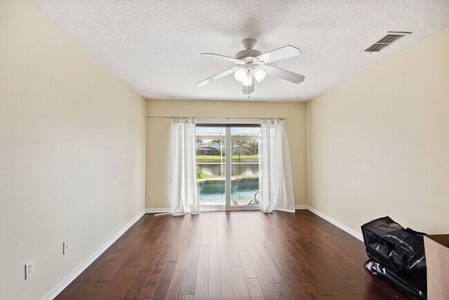 Building Photo - 4 Bedroom Single Family in Orlando