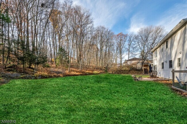 Building Photo - 18 Lisa Dr