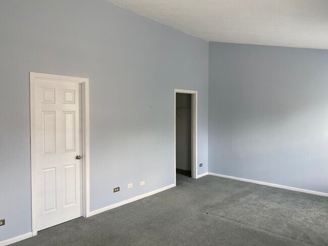 Building Photo - 3S121 Timber Dr