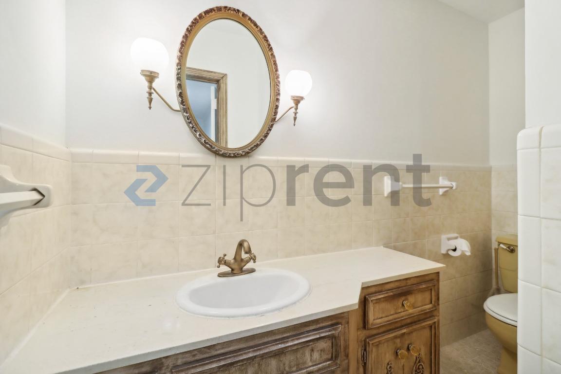 Building Photo - 4810 Chapel Hill Rd