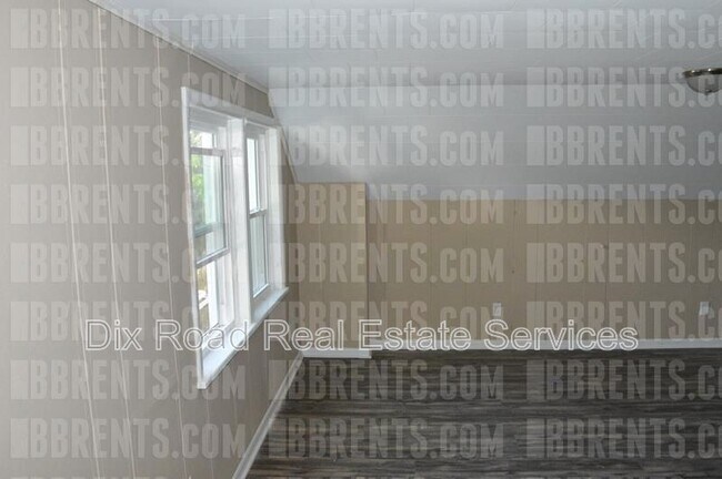 Building Photo - 4045 Old Riverside Dr