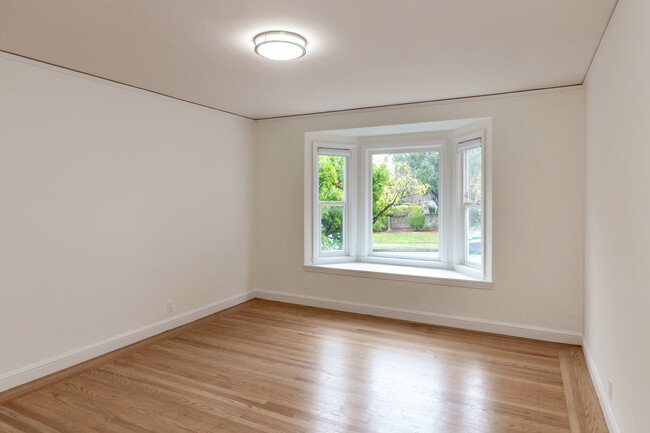 Main bedroom - 430 Hillcrest Blvd