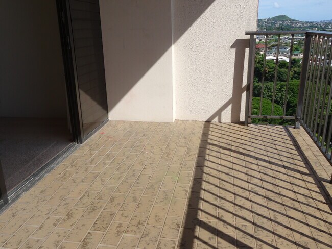 Spacious Lanai - 98-487 Koauka Loop