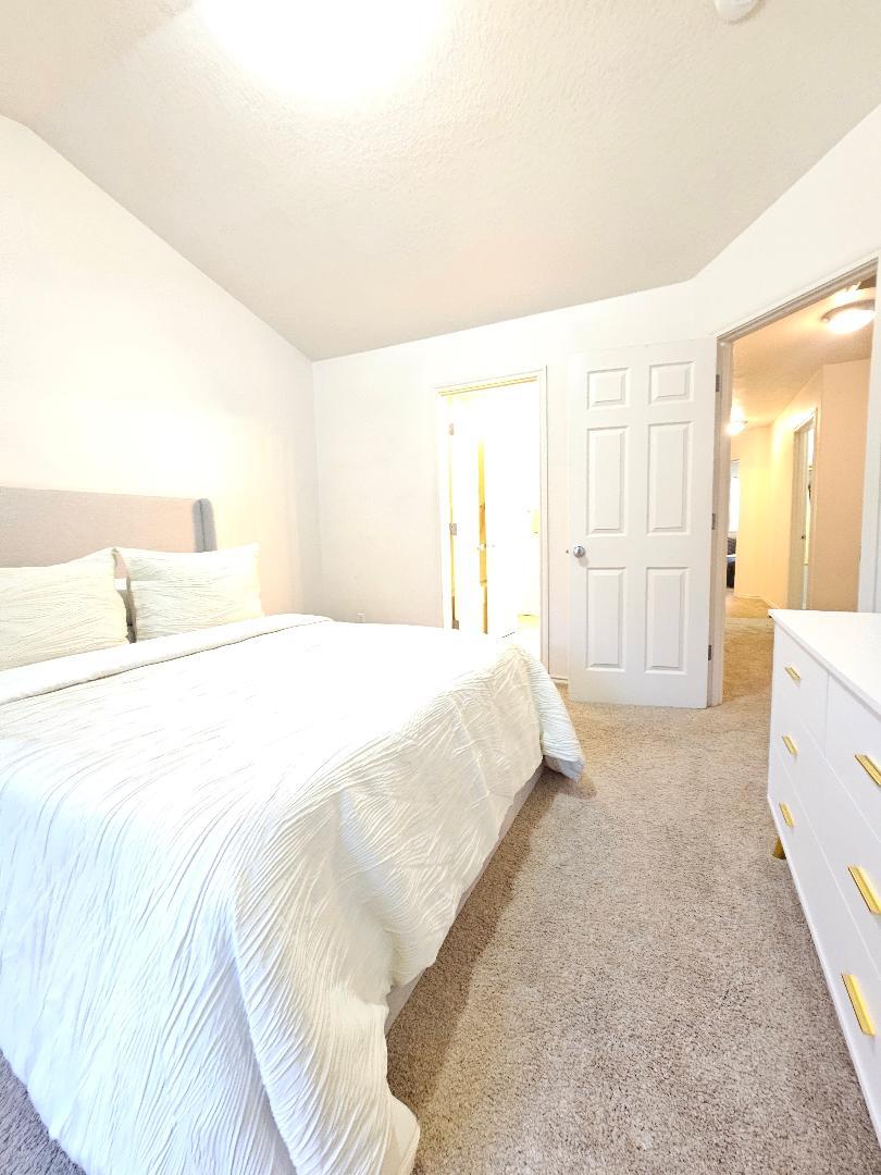 Building Photo - 16189 SW Holland Ln