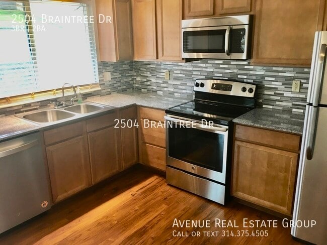 Building Photo - 2504 Braintree Dr