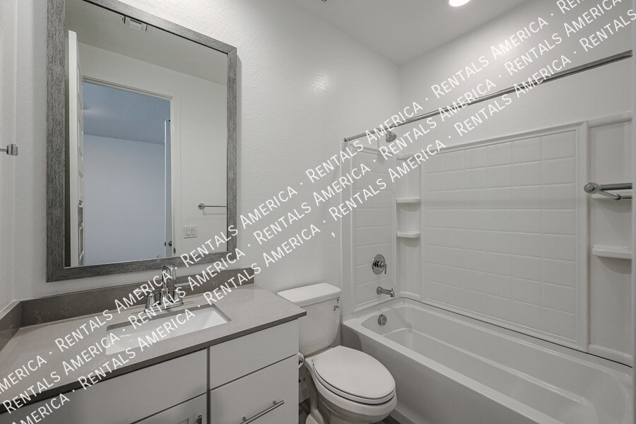 Building Photo - 12380 W Wagon Wheel Dr