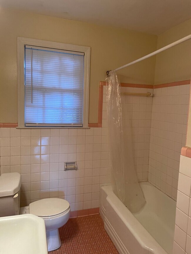 Building Photo - 108 Calhoun Rd