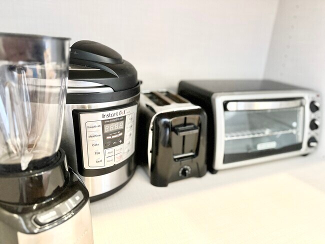 Additional appliances for use (not pictured but available: coffee maker) - 6 S Laflin St