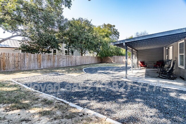 Building Photo - 210 Dumoulin Ave