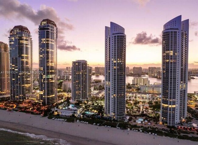 Building Photo - 18101 Collins Ave