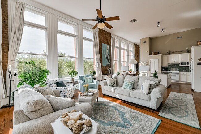 Building Photo - 525 22nd St