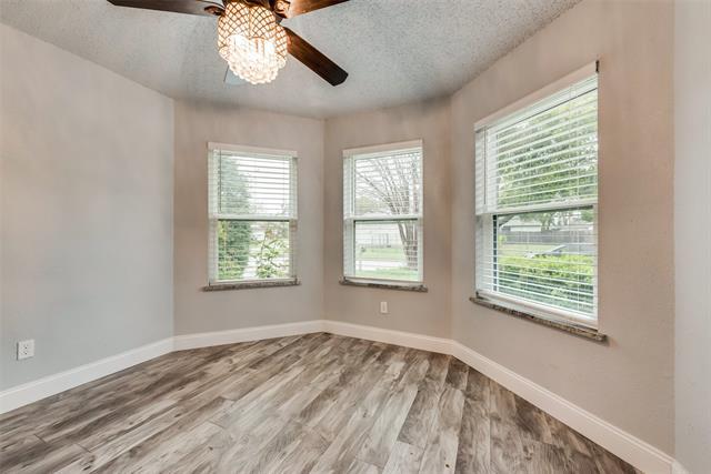 Building Photo - 1002 Canary Ln