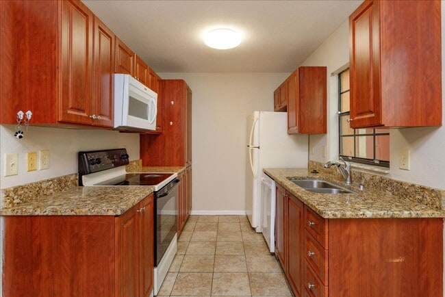 Building Photo - Winter Park 2 Bedroom Upgraded Condo