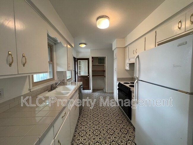 Building Photo - 4026 43rd St