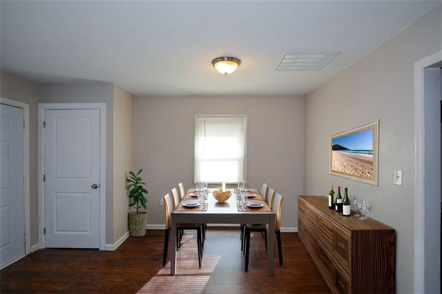 Building Photo - 2259 Nelms Dr SW