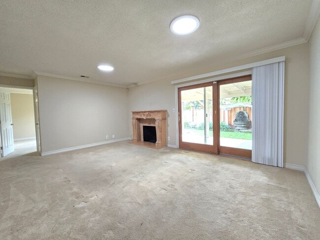 Building Photo - Beautiful 3 bed 2 bath Cambrian home in a great school district