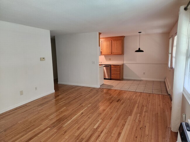 Building Photo - 1465 C Willard Ave