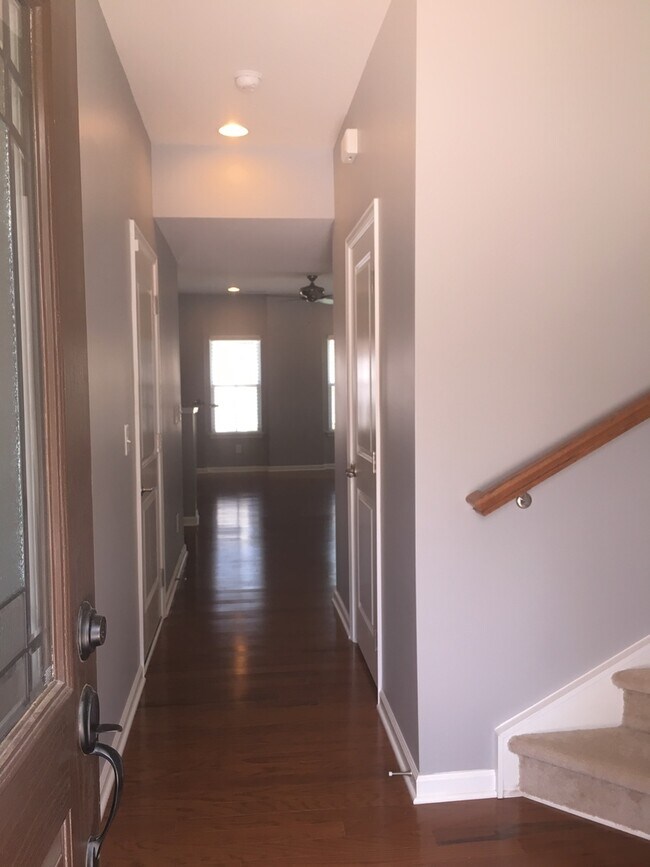 Building Photo - 113 Grande Sky Ct