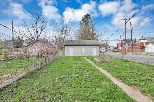 Building Photo - 27-29 S Terrace Ave