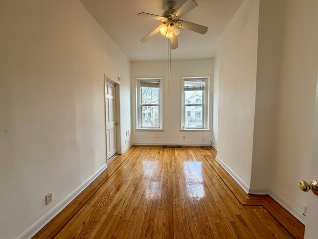 Building Photo - 7 Whitman Ave