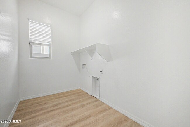 Building Photo - 20523 W Rosewood Ln