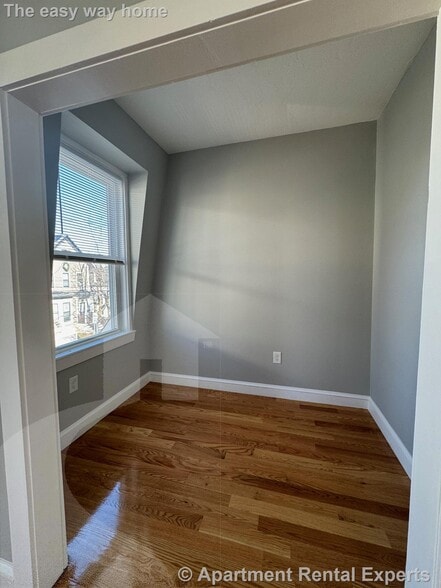 Building Photo - 60 Sacramento St