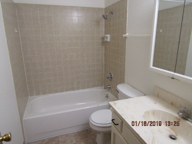 Building Photo - East Medford - Nice & Clean One Bedroom Fi...