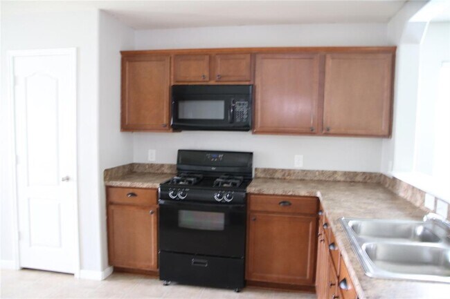 Building Photo - 2710 Sandberry Dr