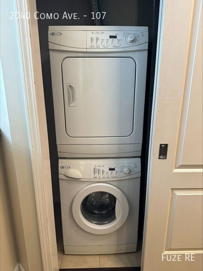 Building Photo - 2040 Como Ave