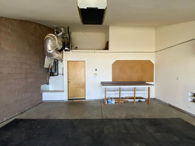 Building Photo - 3 Bedroom Townhome Available Near Eubank Blvd NE & Montgomery Blvd NE!