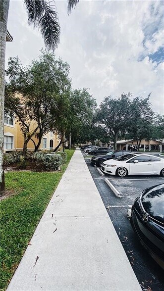 Building Photo - 5580 NW 61st St