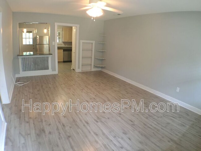 Building Photo - 2066 St Lukes Dr