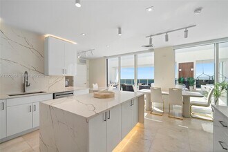 Building Photo - 1830 S Ocean Dr