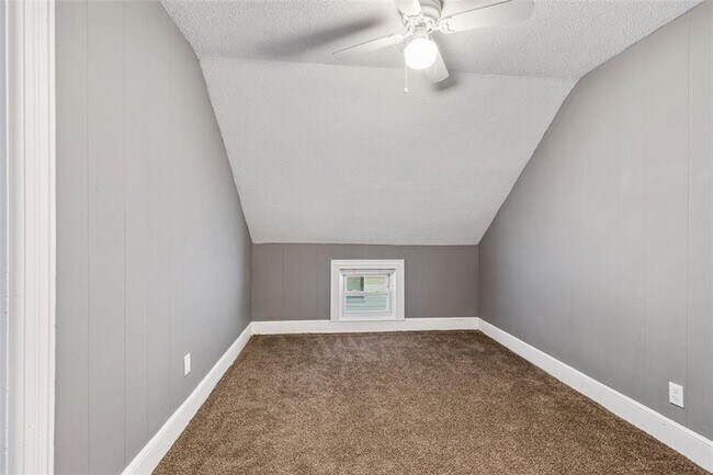 Building Photo - 92 Centre St