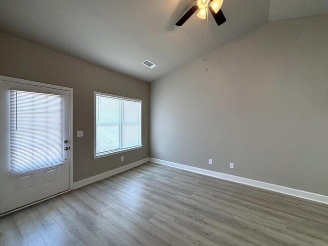 Building Photo - 602 Parkview Ct