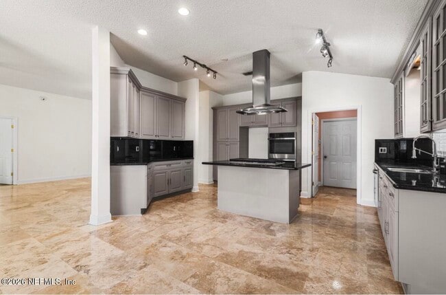 Building Photo - 2471 Coachman Lakes Dr