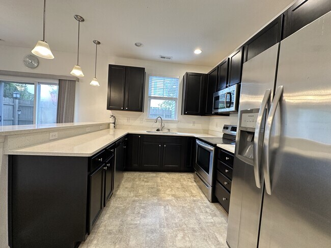 Building Photo - 2802 Rowling Wy