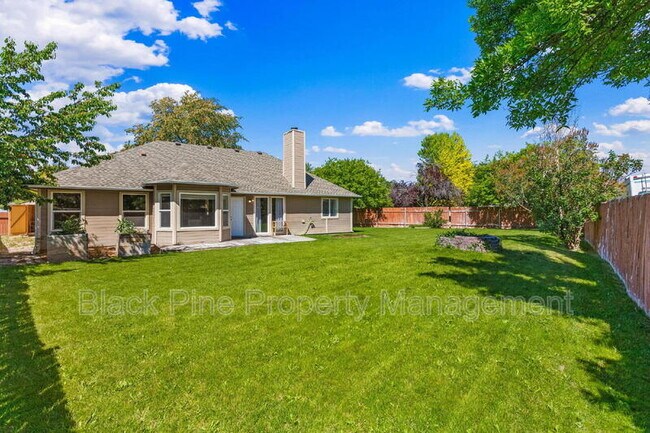 Building Photo - 541 S Canvasback Way