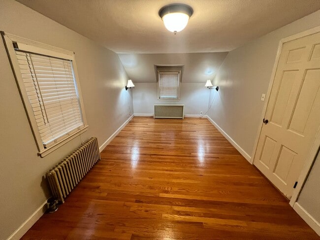 Building Photo - Beautiful, Single Family Colonial for Rent in Springfield!