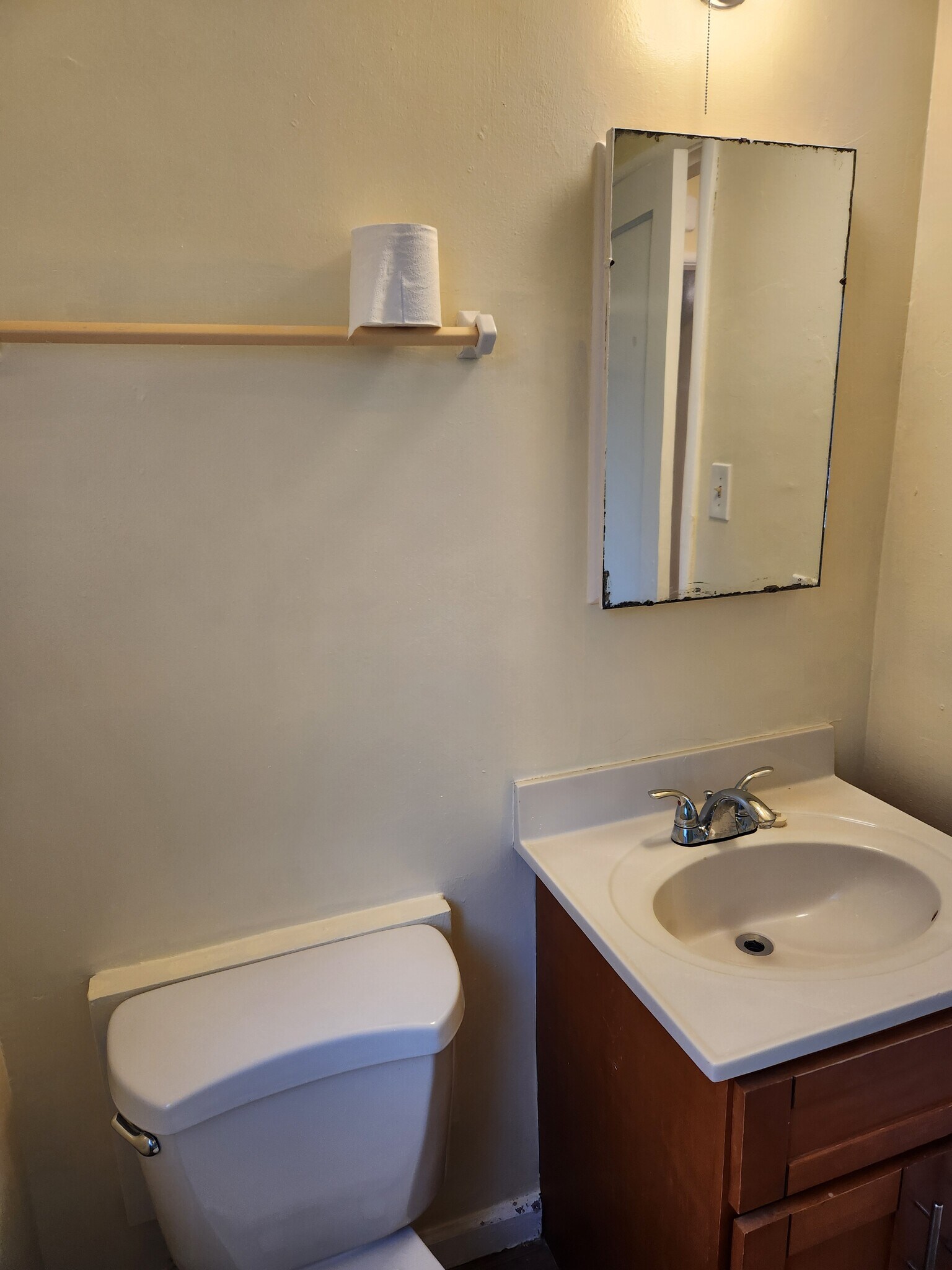 Bathroom - 1327 Parker St