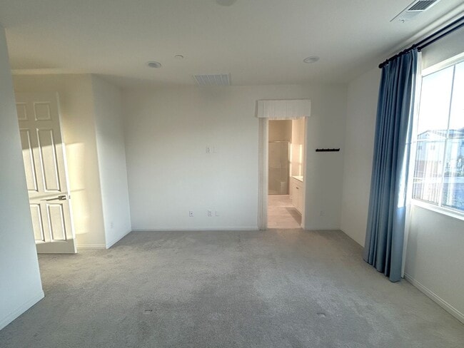 Building Photo - PADDOCK AVE CHINO 91708 (4 BED / 3 BATH)