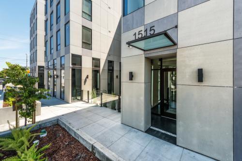 Building Photo - 2BR/2BA Inner Mission Boutique Condo w/Parking, Storage, Laundry – PROGRESSIVE