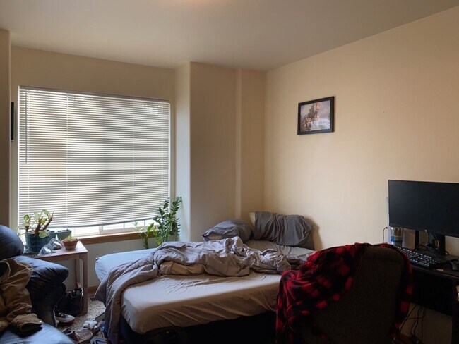 Building Photo - 906 Richmond Dr