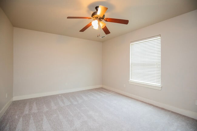 Building Photo - 3601 SW Willowbrook Rd