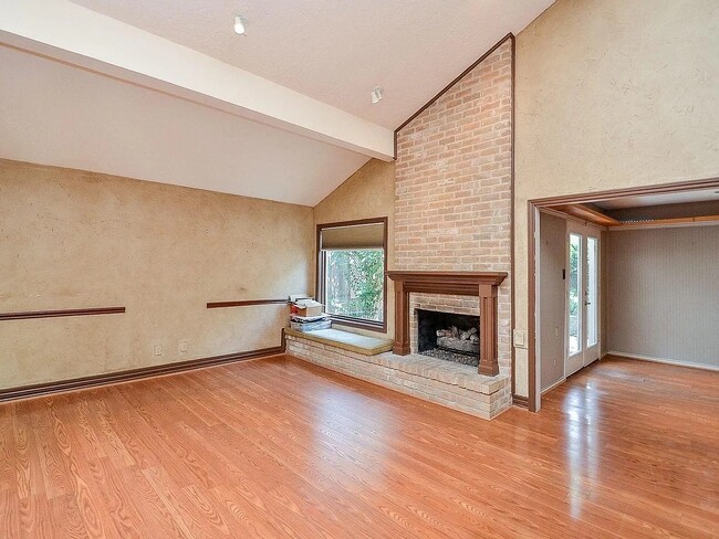 Building Photo - 7003 Blandford Ln