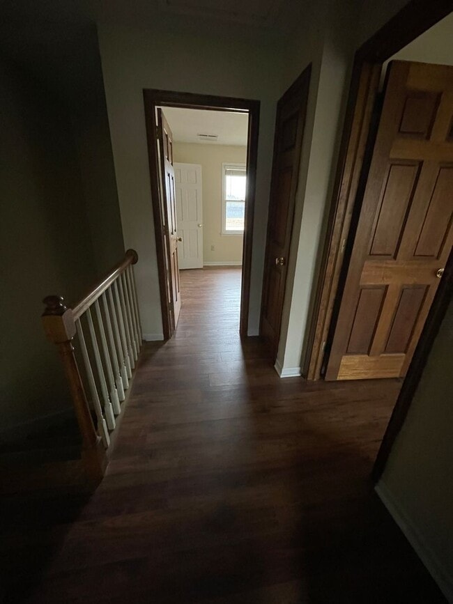 Building Photo - Lovely 2 bedroom 1.5 Bath  Townhome in Cit...