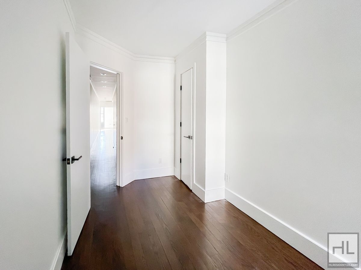 Building Photo - Carroll Gardens 2-Bed 1-Bath