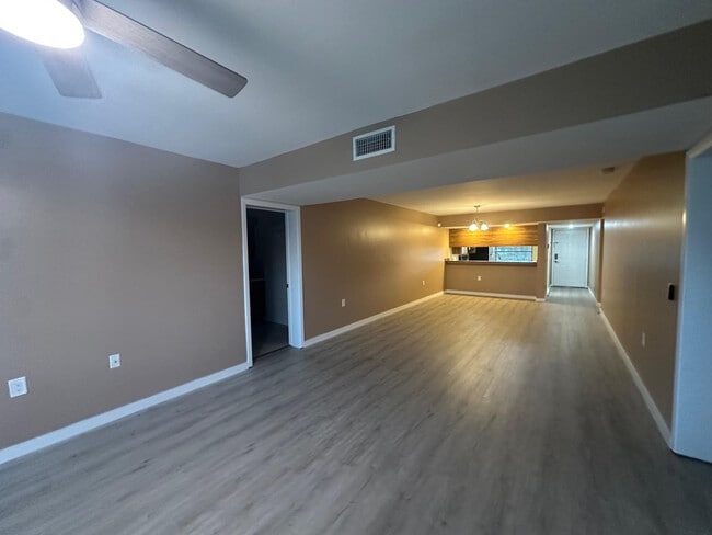 Building Photo - 1717 Whitehall Dr