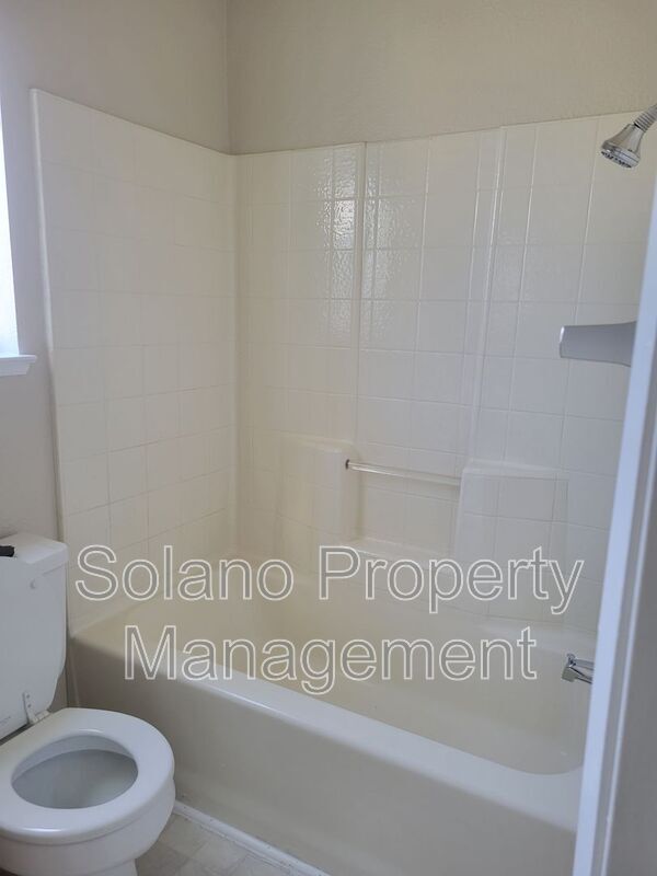 Building Photo - 358 Flagstone Cir